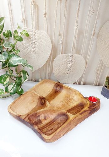 خرید آنلاین اردو خوری چهار خونه چوبی دست ساز جنس درخت اوجا 33*32  با بهترین قیمت | ارسال فوری