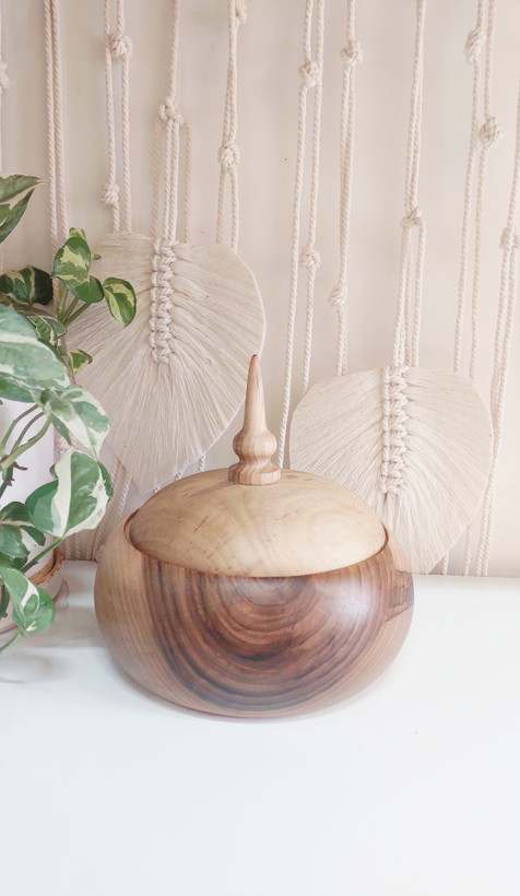 خرید آنلاین ظرف درب دار آجیل خوری چوب گردو قطر 20 ارتفاع 18 سانتی متر | با بهترین قیمت | ارسال فوری