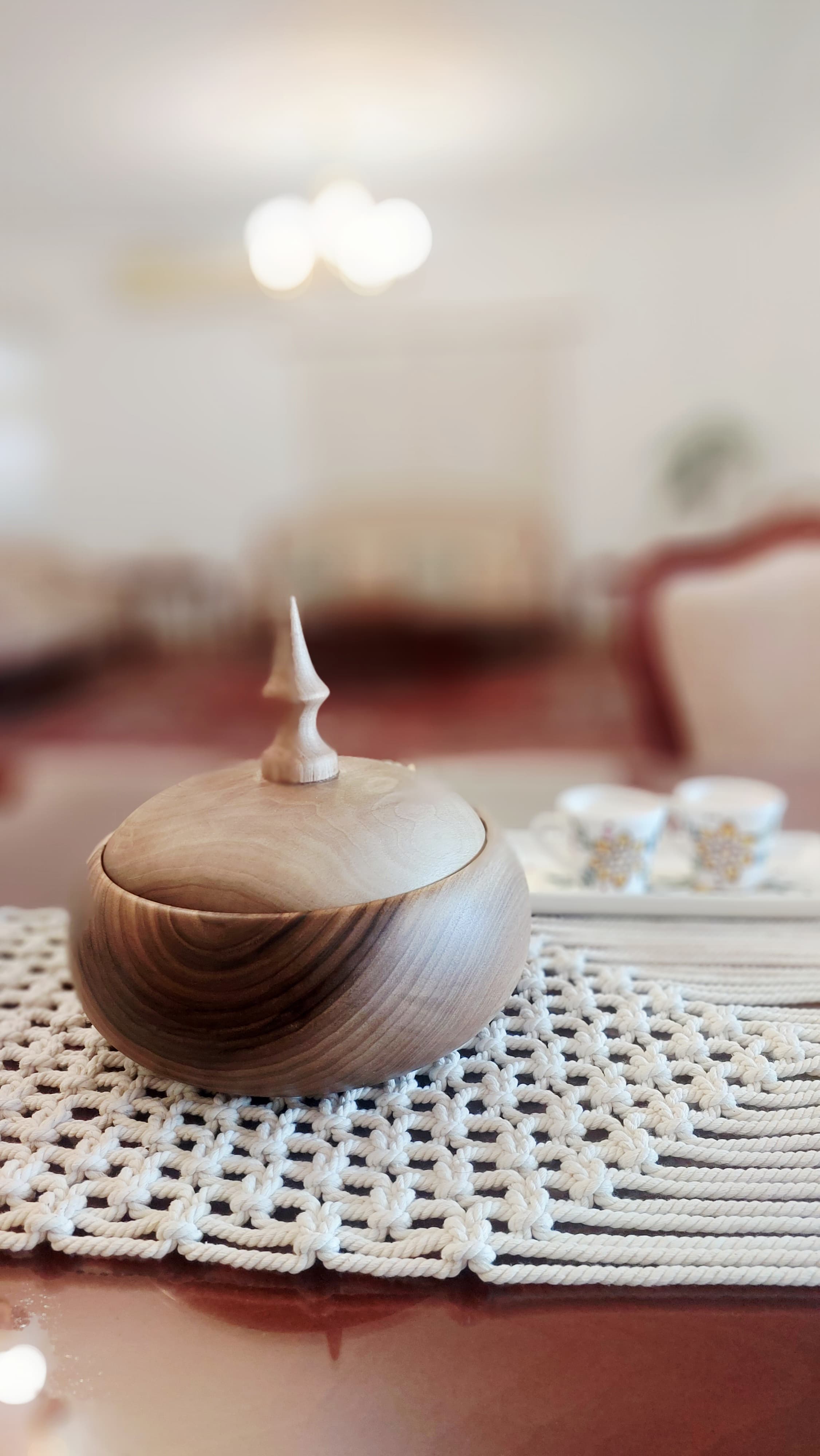 خرید آنلاین ظرف درب دار آجیل خوری چوب گردو