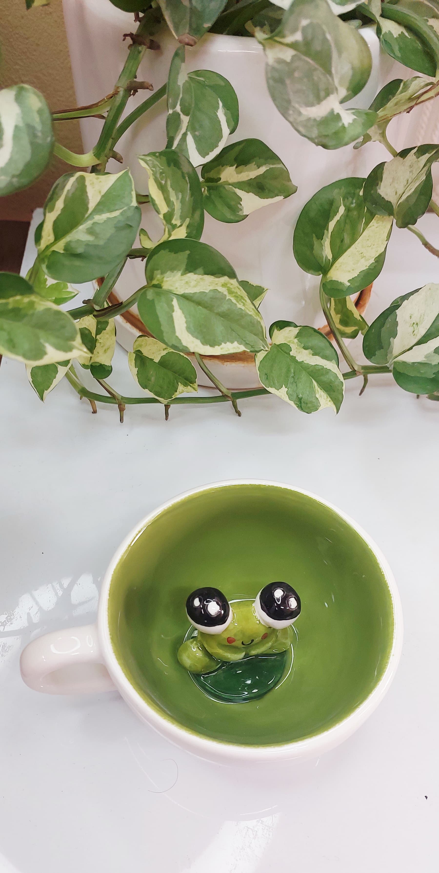 خرید آنلاین فنجان لته‌خوری فانتزی طرح قورباغه سوپرایزی – فنجان سرامیکی دست‌ساز  با بهترین قیمت | ارسال فوری