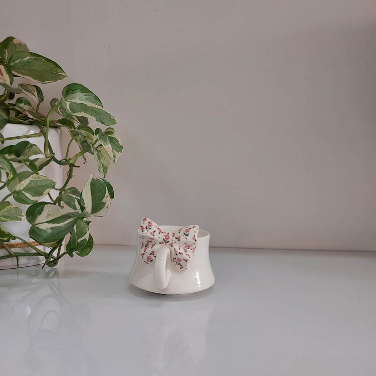 خرید آنلاین فنجان پاپیونی دست ساز سرامیکی با بهترین قیمت | ارسال فوری